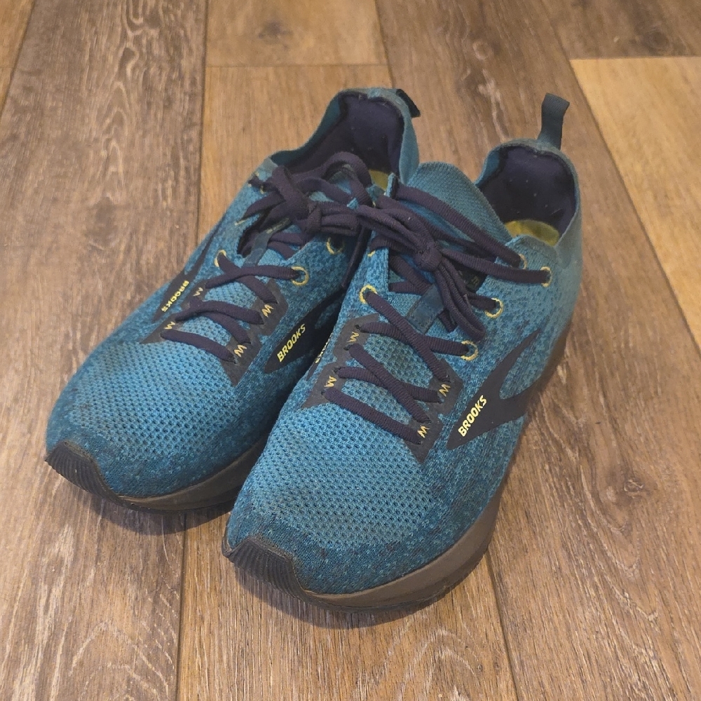 Brooks Men's Blue Athletic Shoes